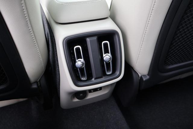 Photo of 2023 Gray Volvo XC40