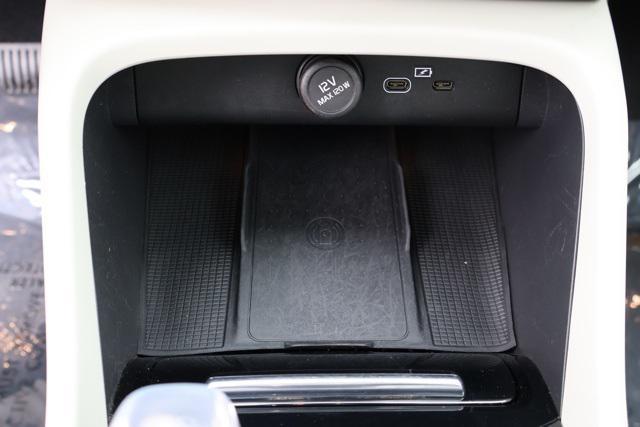 Photo of 2023 Gray Volvo XC40