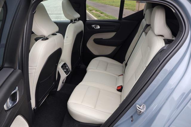 Photo of 2023 Gray Volvo XC40