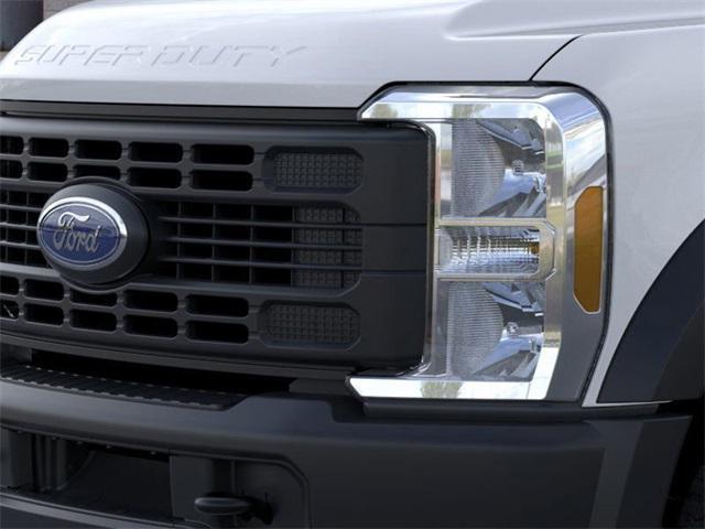 Photo of 2025 Oxford White Ford F-450