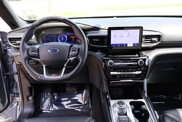 Photo of 2021 Silver Metallic Ford Explorer