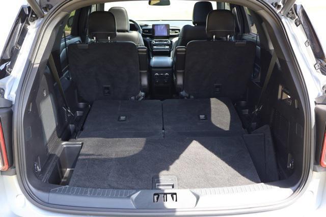 Photo of 2021 Silver Metallic Ford Explorer