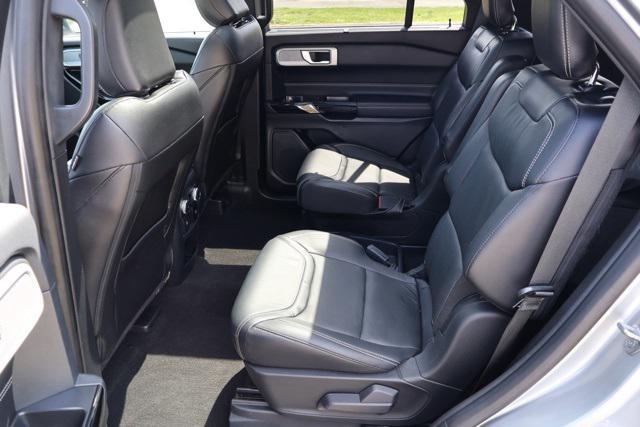 Photo of 2021 Silver Metallic Ford Explorer