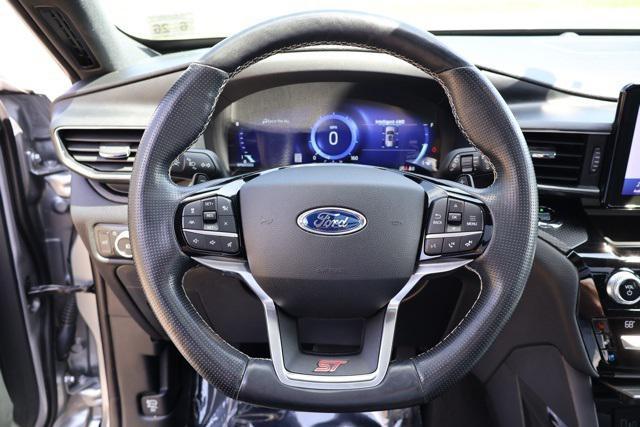 Photo of 2021 Silver Metallic Ford Explorer