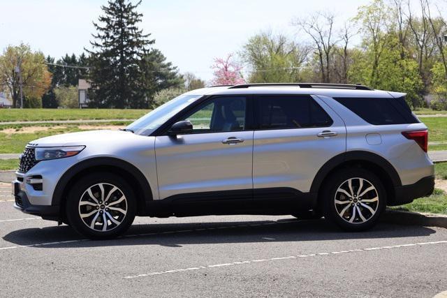 Photo of 2021 Silver Metallic Ford Explorer
