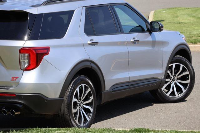 Photo of 2021 Silver Metallic Ford Explorer