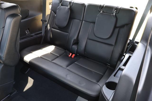 Photo of 2021 Silver Metallic Ford Explorer