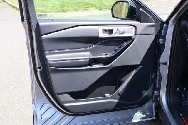 Photo of 2021 Silver Metallic Ford Explorer