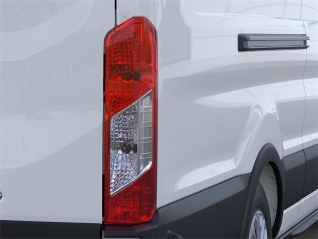 Photo of 2025 Oxford White Ford Transit-350