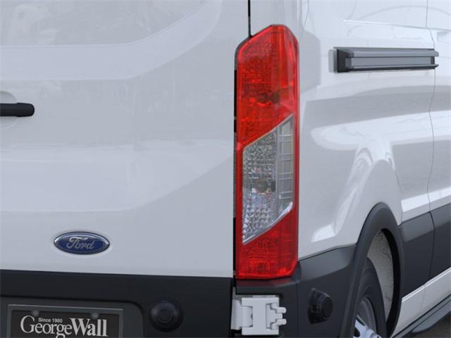 Photo of 2025 Oxford White Ford Transit-250