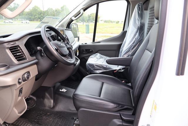 Photo of 2025 Oxford White Ford Transit-350