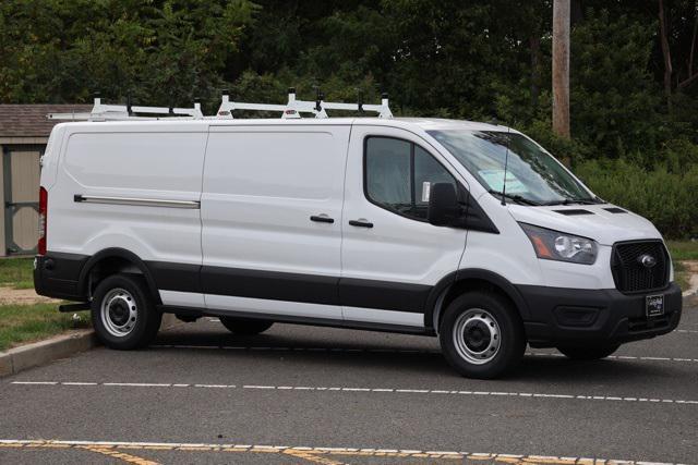 Photo of 2025 Oxford White Ford Transit-350