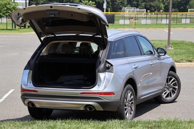 Photo of 2022 Radiance Metallic Lincoln Corsair
