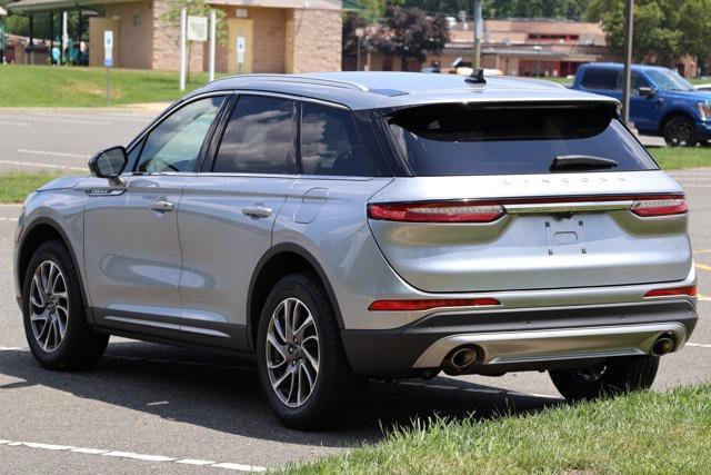 Photo of 2022 Radiance Metallic Lincoln Corsair