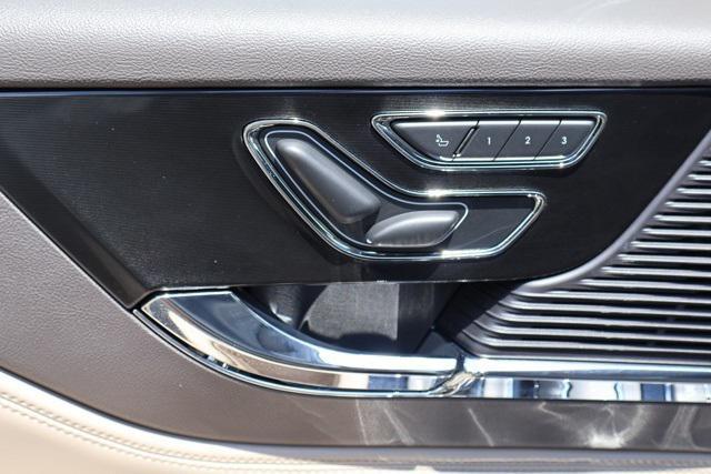 Photo of 2022 Radiance Metallic Lincoln Corsair