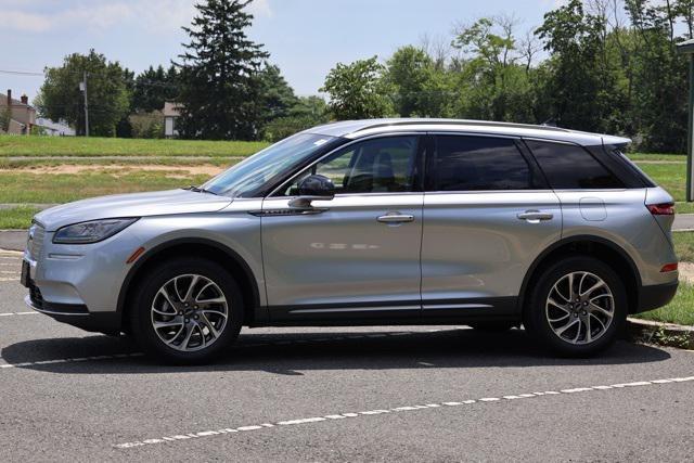 Photo of 2022 Radiance Metallic Lincoln Corsair