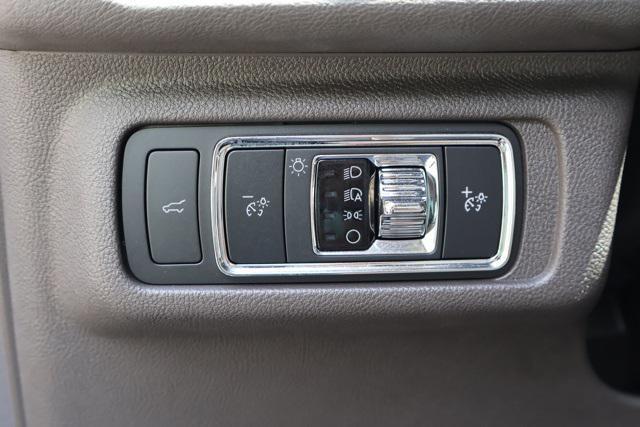 Photo of 2022 Radiance Metallic Lincoln Corsair