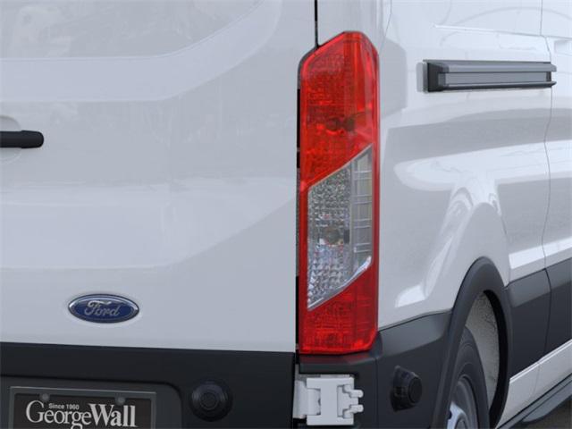Photo of 2025 Oxford White Ford Transit-250