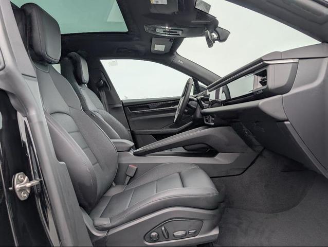 Photo of 2025 Black Porsche Macan