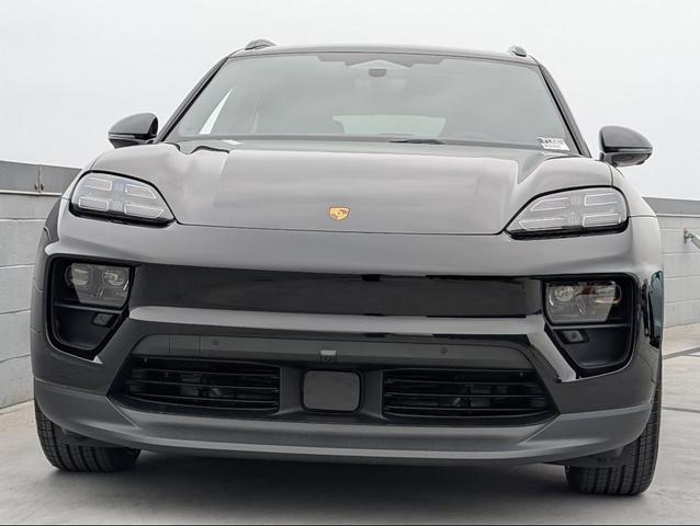 Photo of 2025 Black Porsche Macan