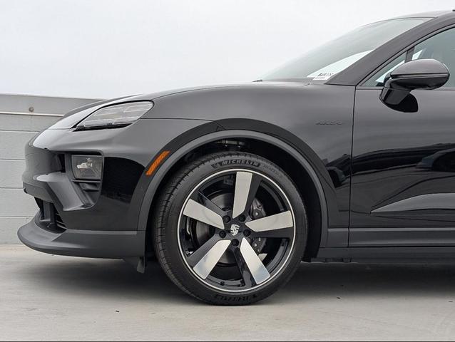 Photo of 2025 Black Porsche Macan