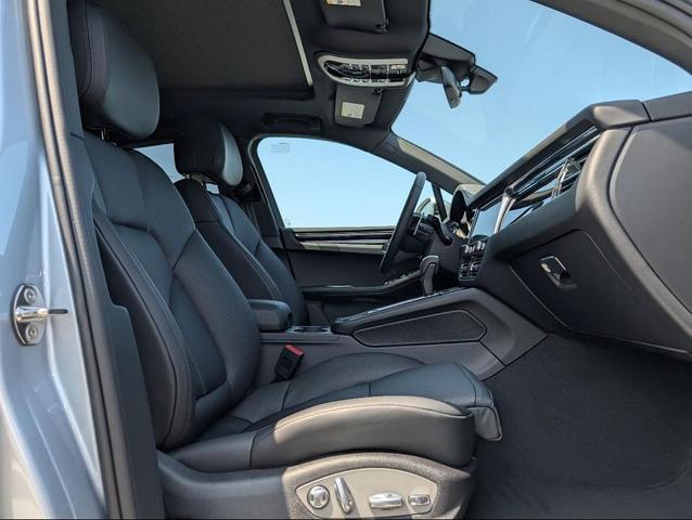 Photo of 2025 Silver Porsche Macan