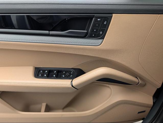 Photo of 2024 Silver Porsche Cayenne