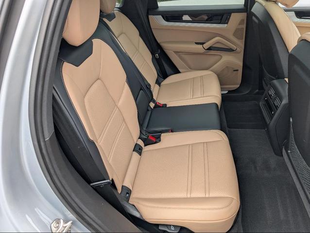 Photo of 2024 Silver Porsche Cayenne