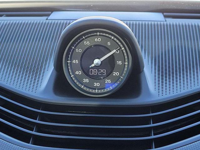 Photo of 2025 Green Porsche Taycan