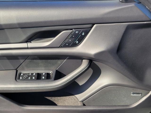 Photo of 2025 Green Porsche Taycan
