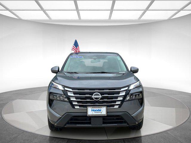 Photo of 2024 Gun Metallic Nissan Rogue