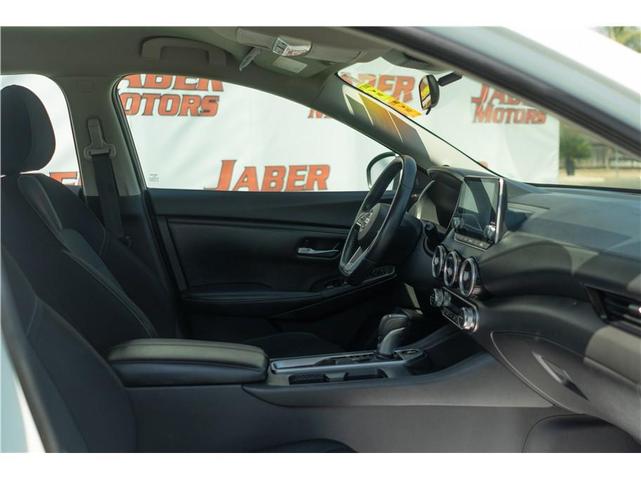Photo of 2021 White Nissan Sentra