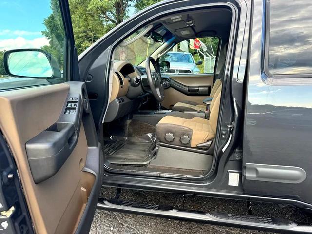 Photo of 2005 Granite Clearcoat Metallic Nissan Xterra