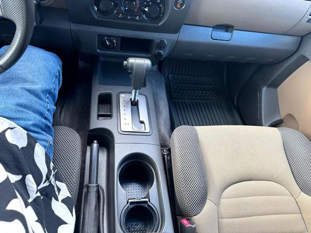 Photo of 2005 Granite Clearcoat Metallic Nissan Xterra