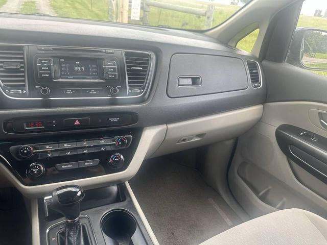 Photo of 2016 Platinum Graphite Pearl Metallic Kia Sedona