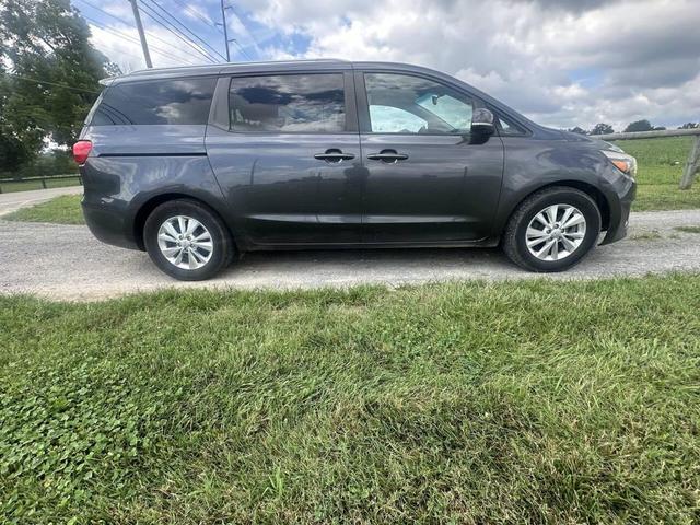 Photo of 2016 Platinum Graphite Pearl Metallic Kia Sedona