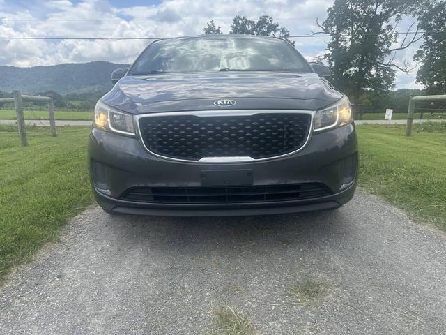 Photo of 2016 Platinum Graphite Pearl Metallic Kia Sedona