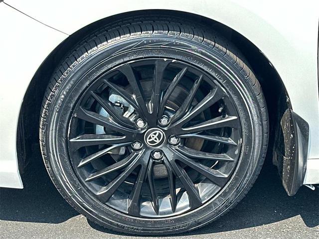 Photo of 2020 Super White Toyota Camry