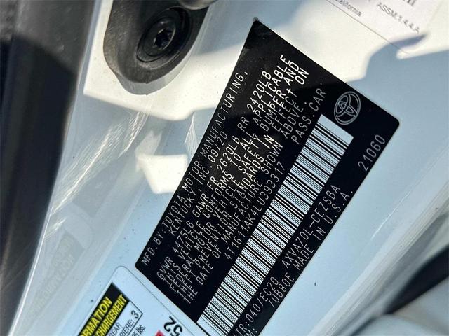 Photo of 2020 Super White Toyota Camry