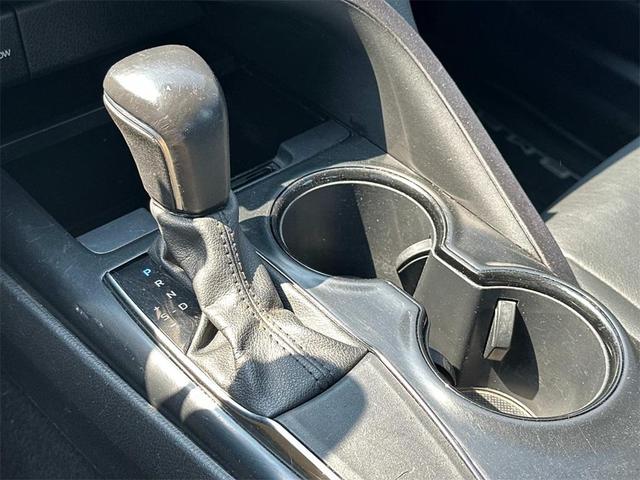 Photo of 2020 Super White Toyota Camry