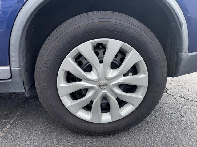 Photo of 2018 Caspian Blue Nissan Rogue