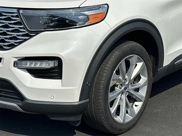 Photo of 2022 Star White Metallic Tri-Coat Ford Explorer