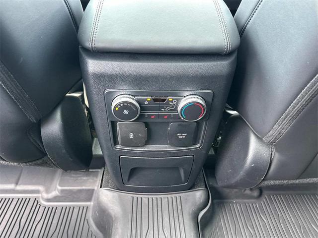 Photo of 2022 Star White Metallic Tri-Coat Ford Explorer