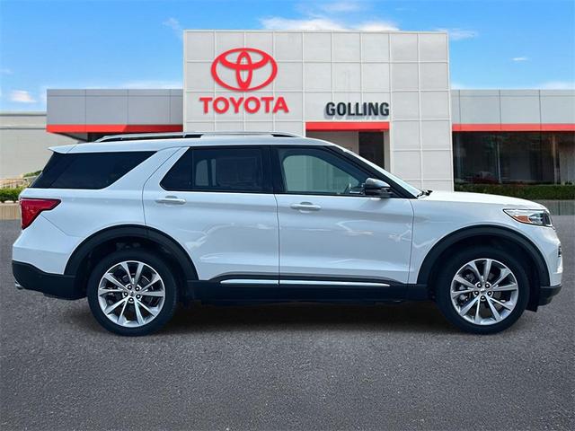 Photo of 2022 Star White Metallic Tri-Coat Ford Explorer