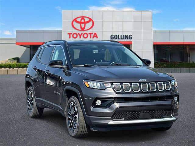 Photo of 2022 Granite Crystal Metallic Clearcoat Jeep Compass