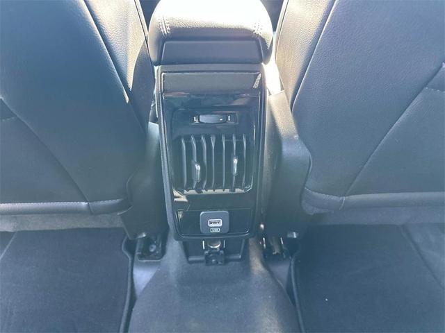 Photo of 2022 Granite Crystal Metallic Clearcoat Jeep Compass