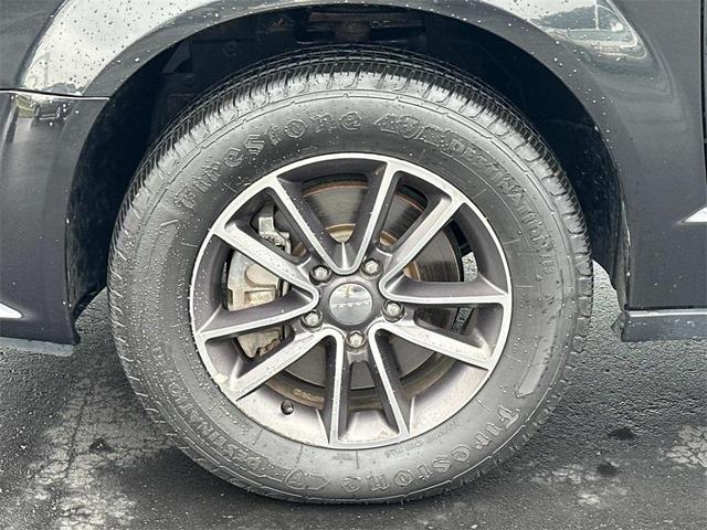 Photo of 2017 Black Onyx Crystal Pearlcoat Dodge Grand Caravan