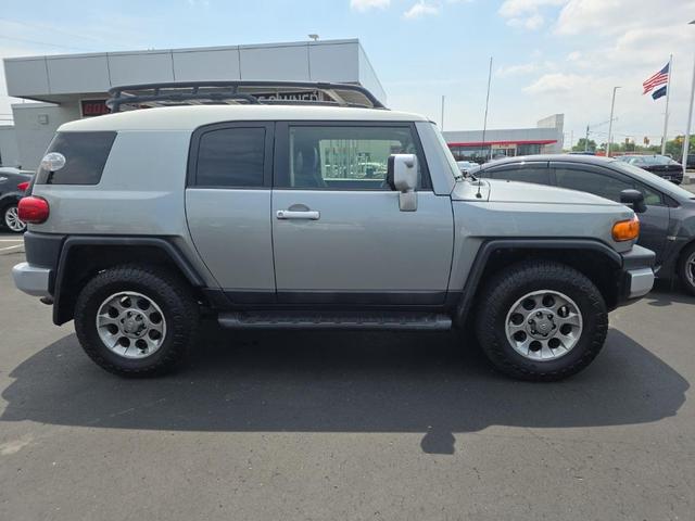 Photo of 2012 Silver Fresco Metallic Toyota FJ Cruiser