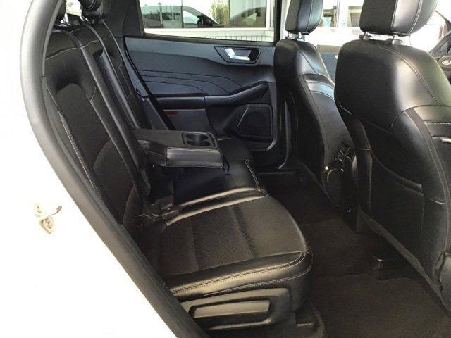 Photo of 2022 Oxford White Ford Escape