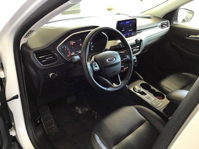 Photo of 2022 Oxford White Ford Escape